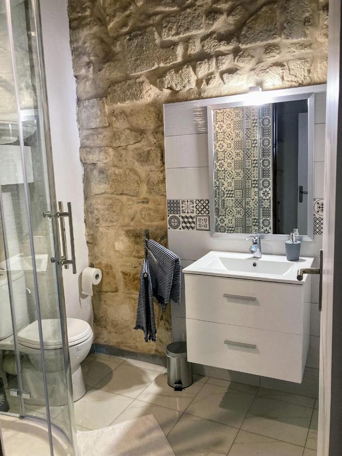 Immeuble 3 Apparts Centre Historique St Gilles Maisoncarreeconciergerie Saint-Gilles  Dış mekan fotoğraf