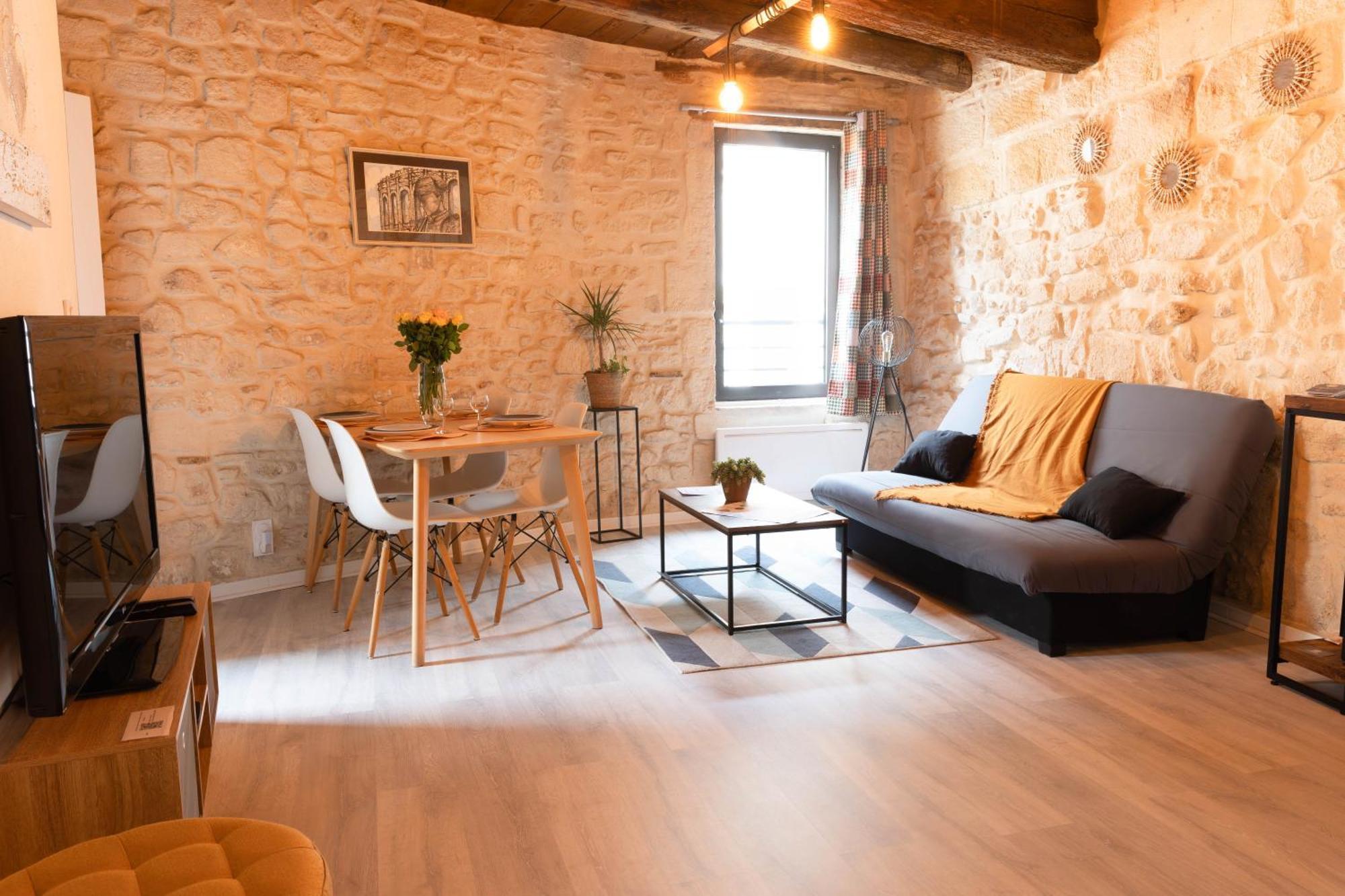 Immeuble 3 Apparts Centre Historique St Gilles Maisoncarreeconciergerie Saint-Gilles  Dış mekan fotoğraf