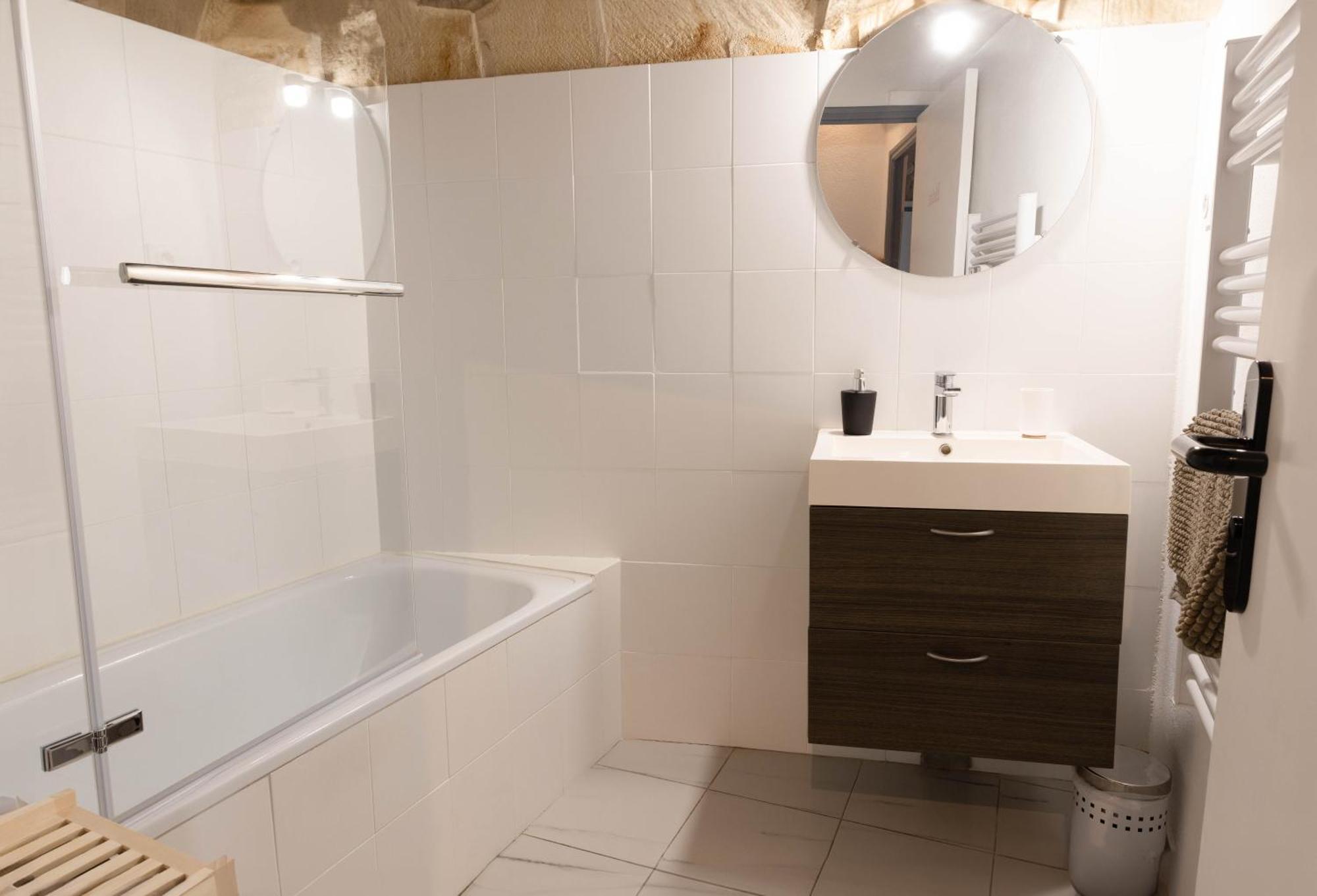 Immeuble 3 Apparts Centre Historique St Gilles Maisoncarreeconciergerie Saint-Gilles  Dış mekan fotoğraf