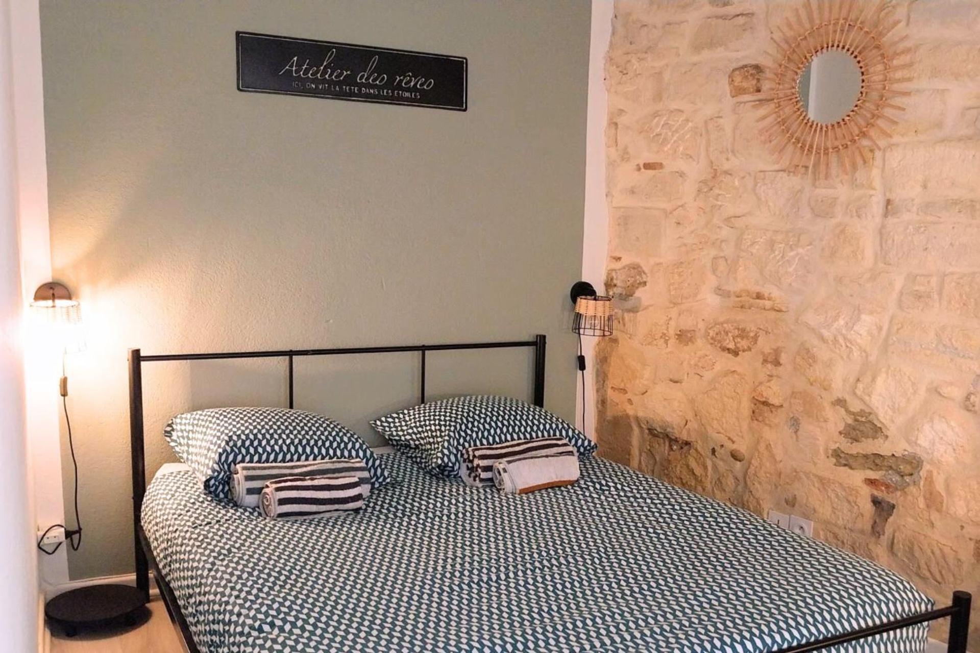 Immeuble 3 Apparts Centre Historique St Gilles Maisoncarreeconciergerie Saint-Gilles  Dış mekan fotoğraf